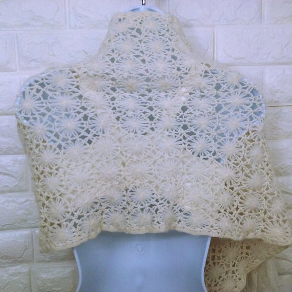 Vintage 60s Shawl Wrap Scarf 63x17 Loose Knit Textured Floral Fringe Glam Cream - Picture 7 of 12